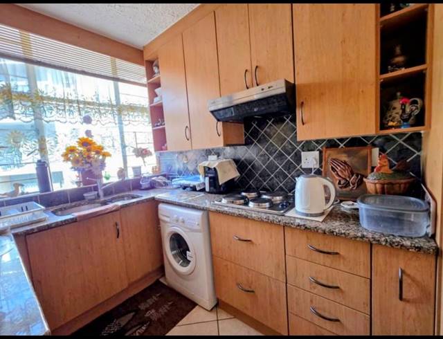 2 BEDROOM APARTMENT FOR SALE IN SINOVILLE